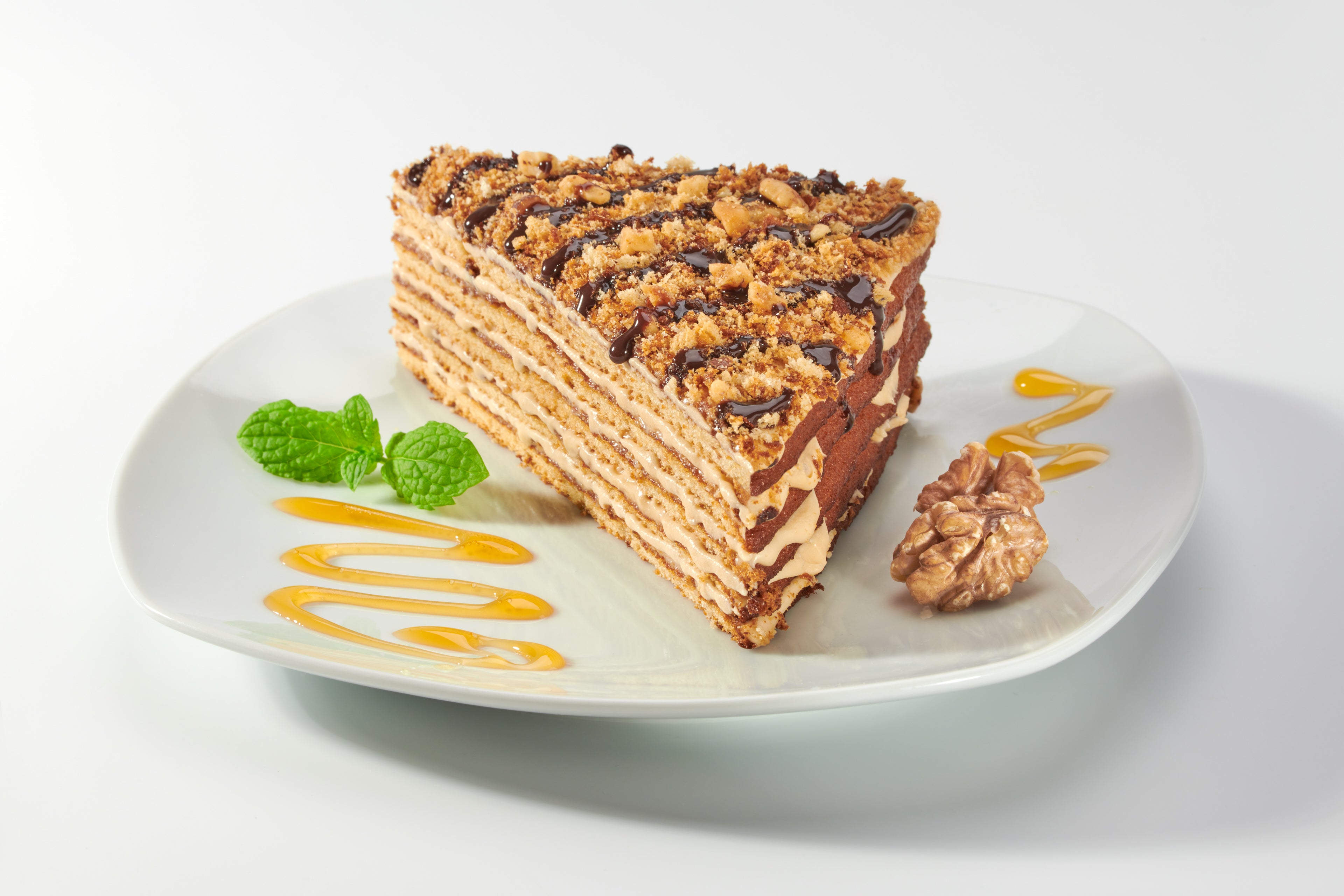 Classic Honey cake MARLENKA® with Walnuts 800 g